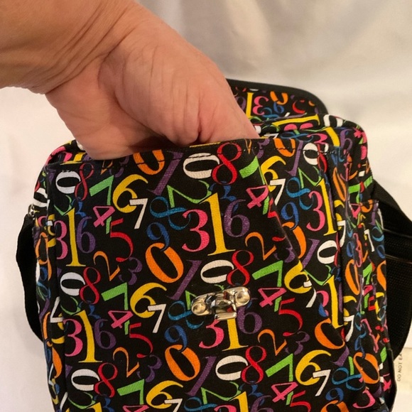 Disney 101 Dalmatians Shoulder Bag & Winnie The Pooh Vacuum Flask, Thermos - Picture 5 of 14